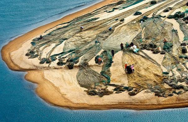 Sur la plage tous les pécheurs