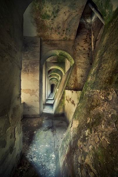 Au-delà du labyrinthe