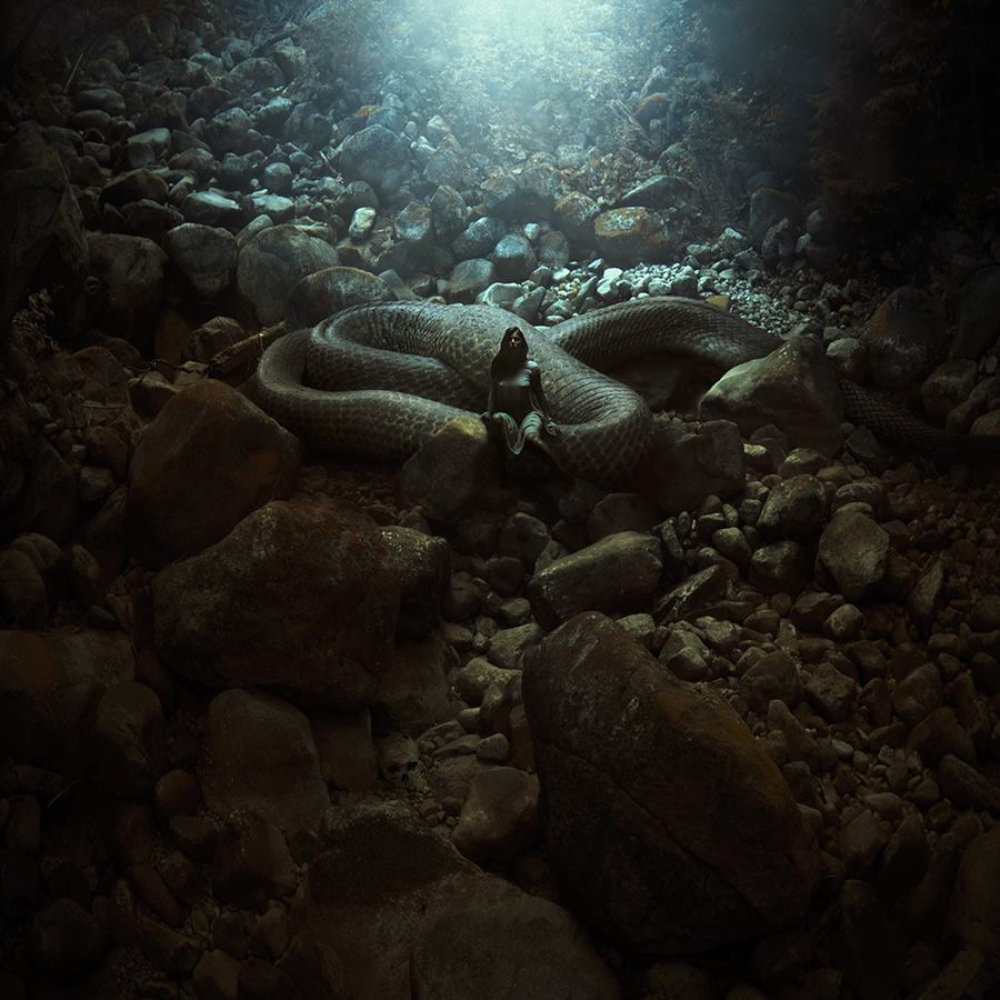 La fille aux serpents