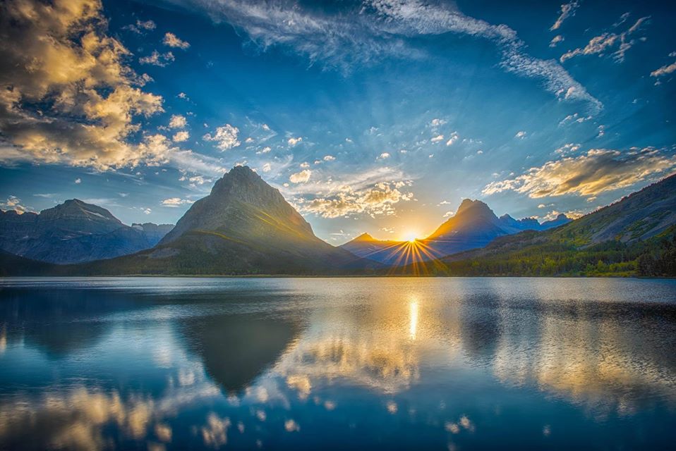 Montagnes à l’aube