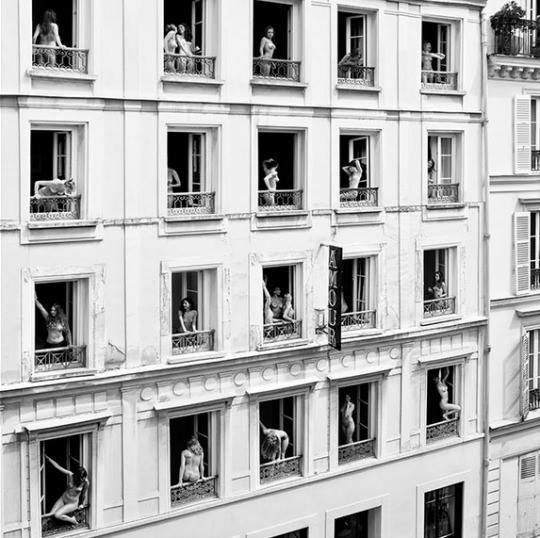 L’hôtel aux dix-mille plaisirs (nu