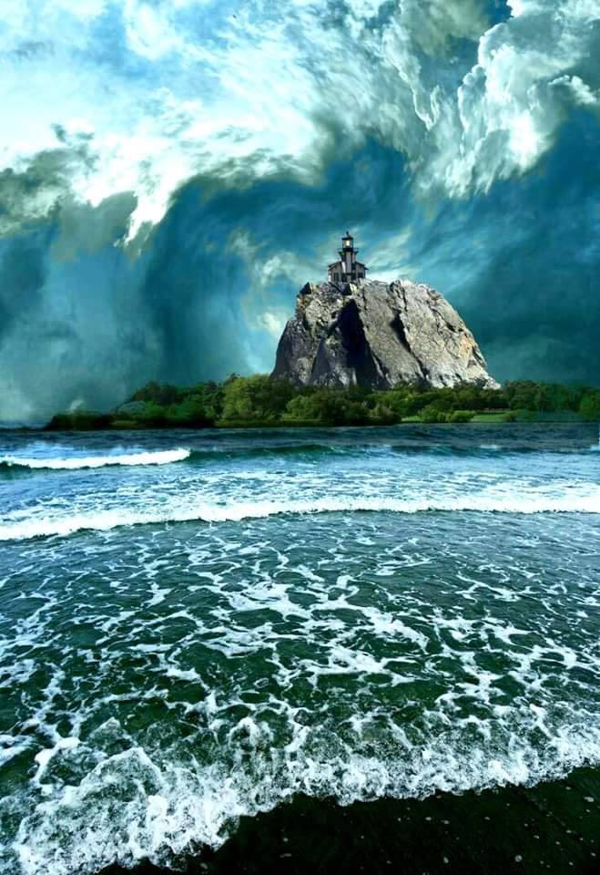 Le phare toujours debout