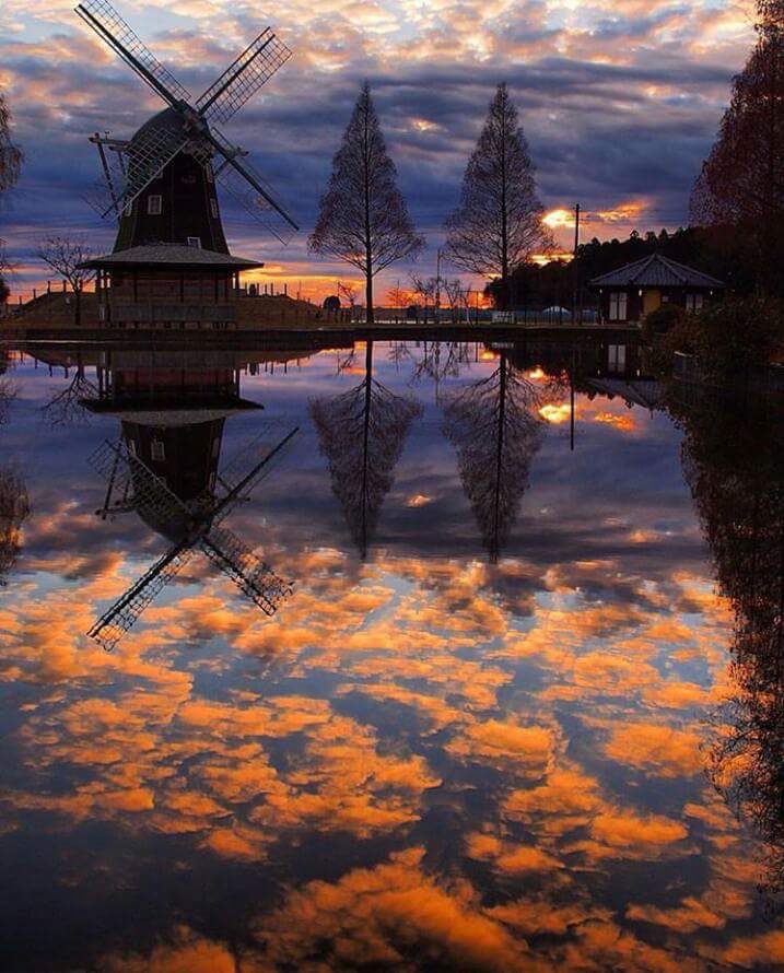 Et tourne le moulin