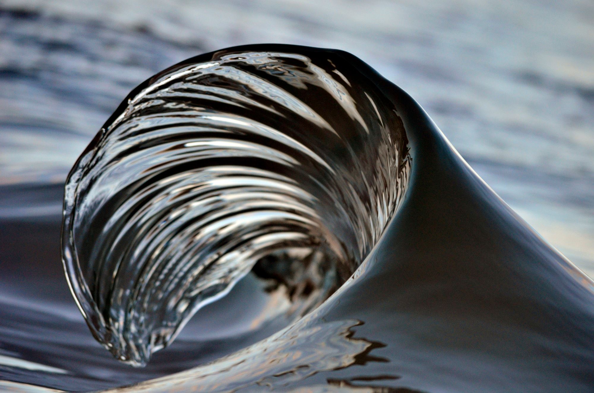 Le deuxième œil de la vague