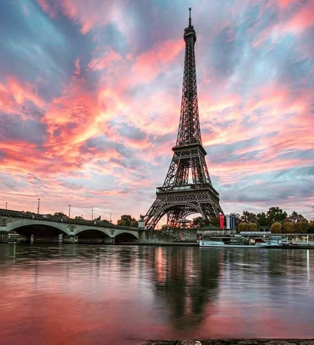 Paris sous les couleurs