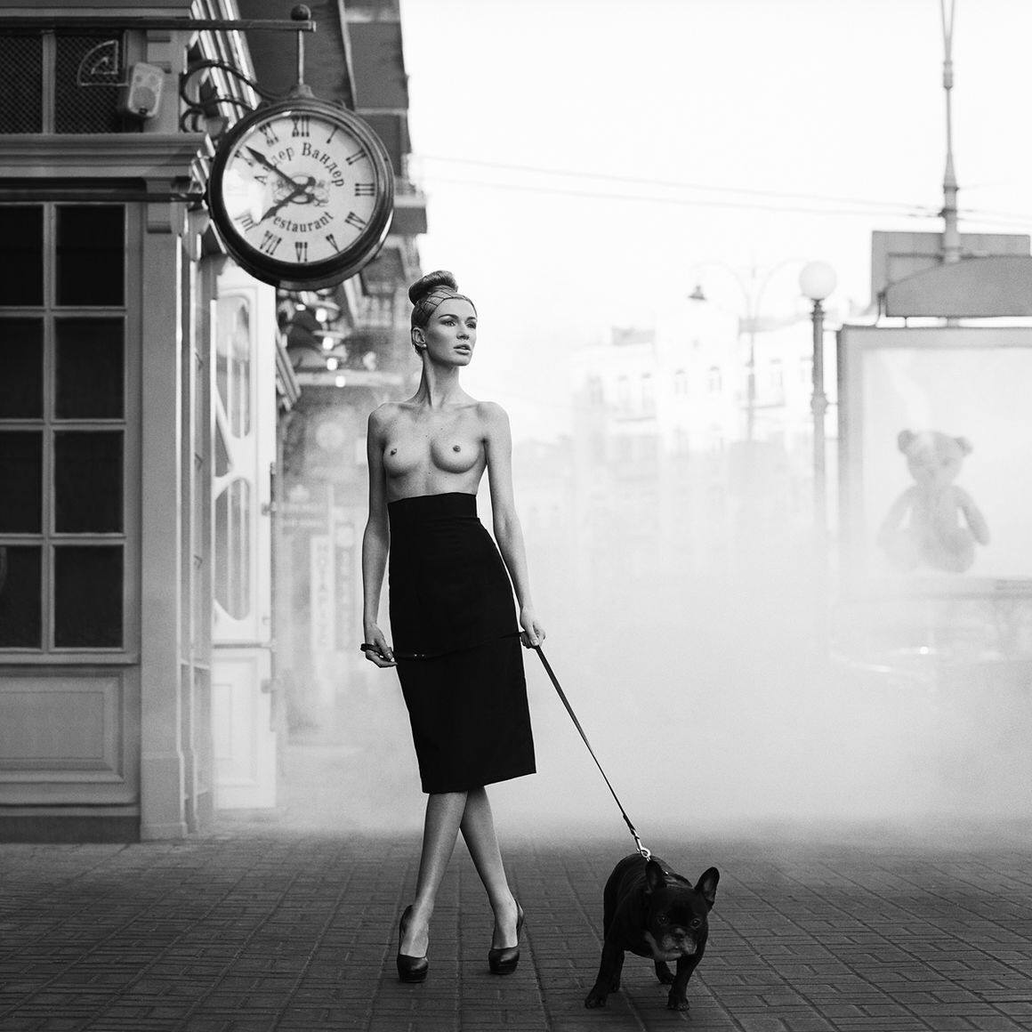 Madame est coquine (nu