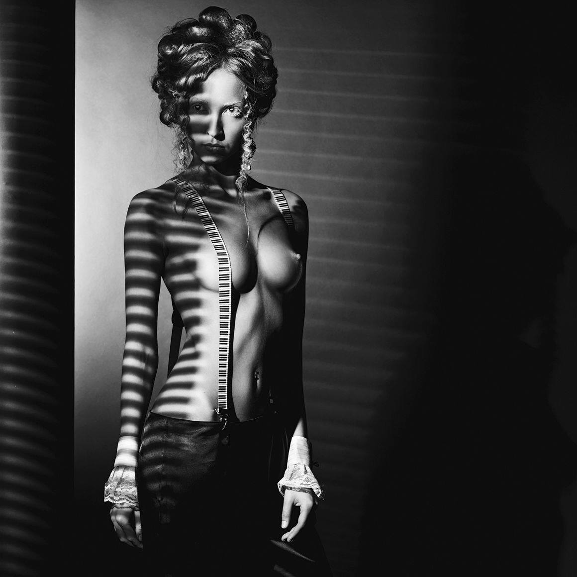 Madame joue ce soir (nu