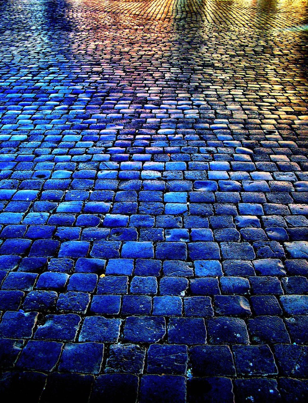 Sous les pavés bleus