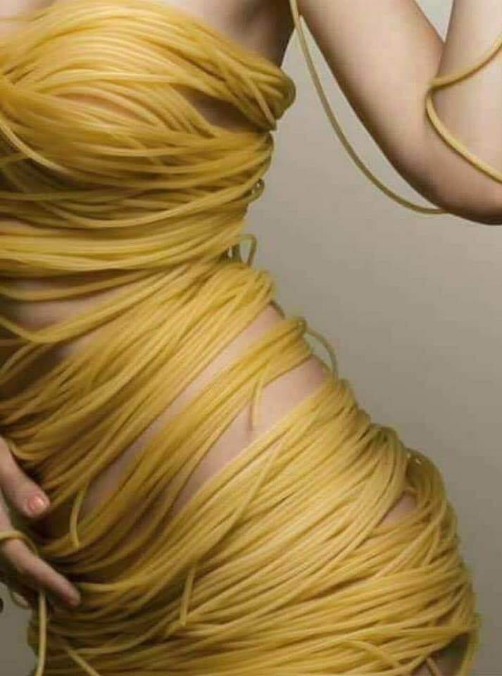 Spaghettis en robe bolognaise