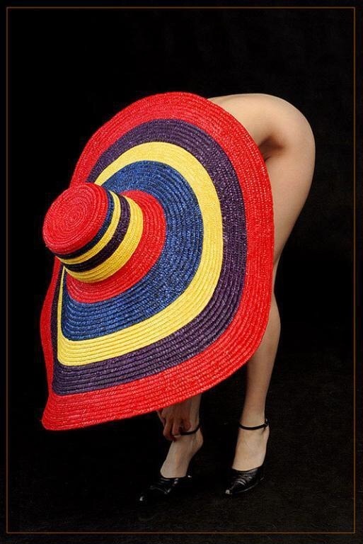 Chapeau, la voisine !