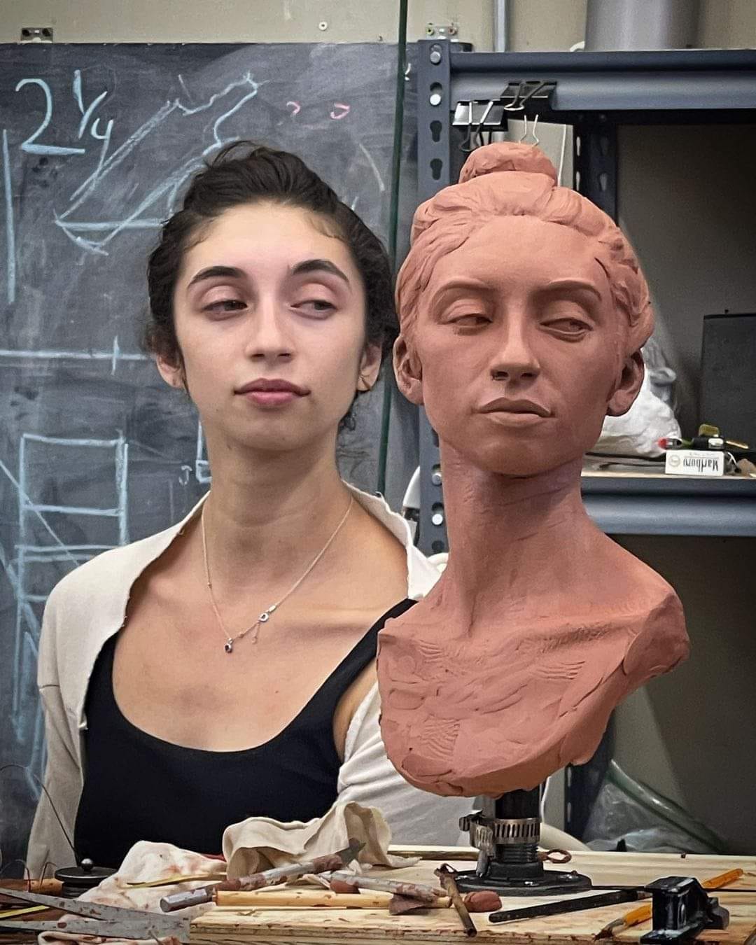 À son image